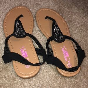 Black sandals for kids